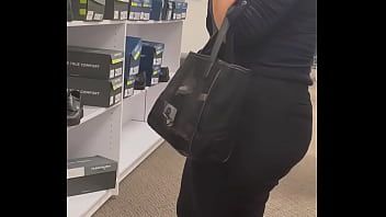 Reproduzir Big booty latina lady omg, ela tinha a maior bunda que já vi