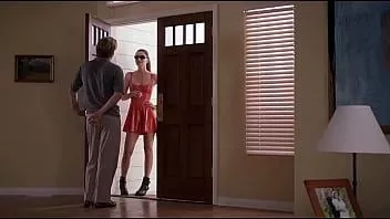 play Puttana con un vestito di lattice rosso fotte l'uomo
