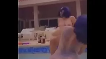 Afspelen Hotties in pool snap gebruiker marjane101