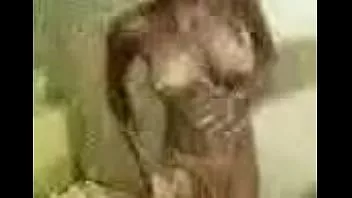 Jouer Lagos fille ombre baisée dans la salle de bain