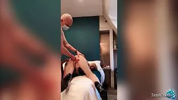 play Vreemdgaande echtgenoot houdt van pijpen, vuistneuken in de kont van de buurman en haar tot een orgasme brengen