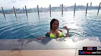 Putar Payudara besar amatir Asia milf pov seks di kamera dengan pacarnya