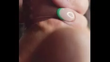 Riproduci Il miglior pompino che tu abbia mai visto!!! gli ha succhiato via tutta l'anima e lo ha scopato con la lingua