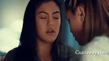 play সমকামী বোনদের প্রেমের গল্প - সত্যিকারের আবেগী